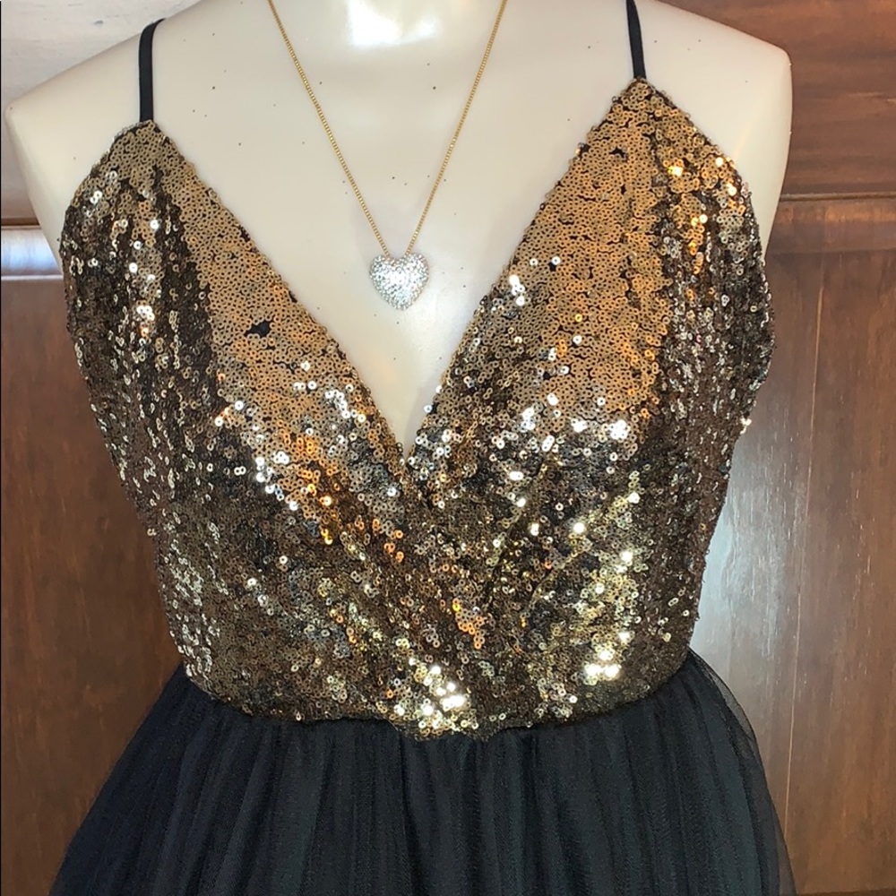 Cocktail Dress NWOT Size M (Possibly fit a S/M/L)